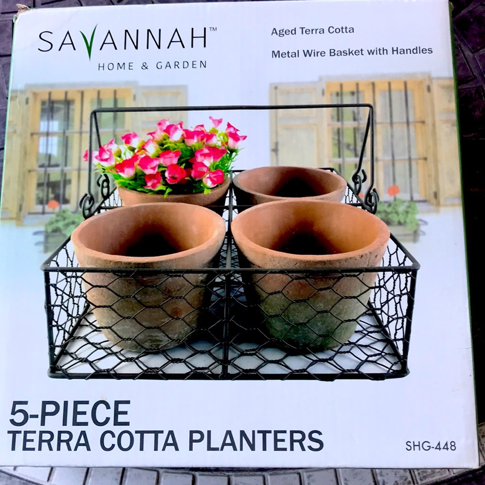 5- piece terra-cotta planters